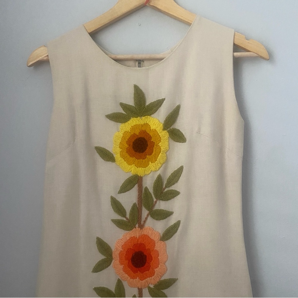 Vintage tan coral yellow flower power floral embroidered crewel sheath dress S - Picture 3 of 16
